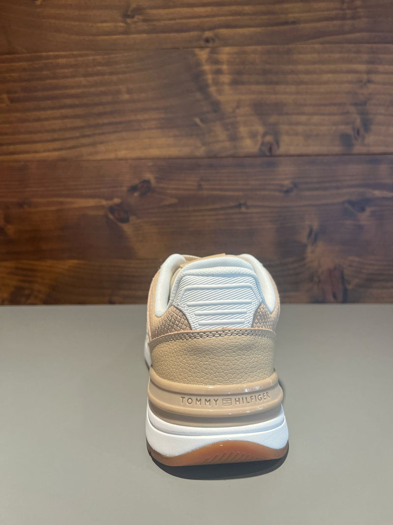 Tommy Hilfiger beige leather runner