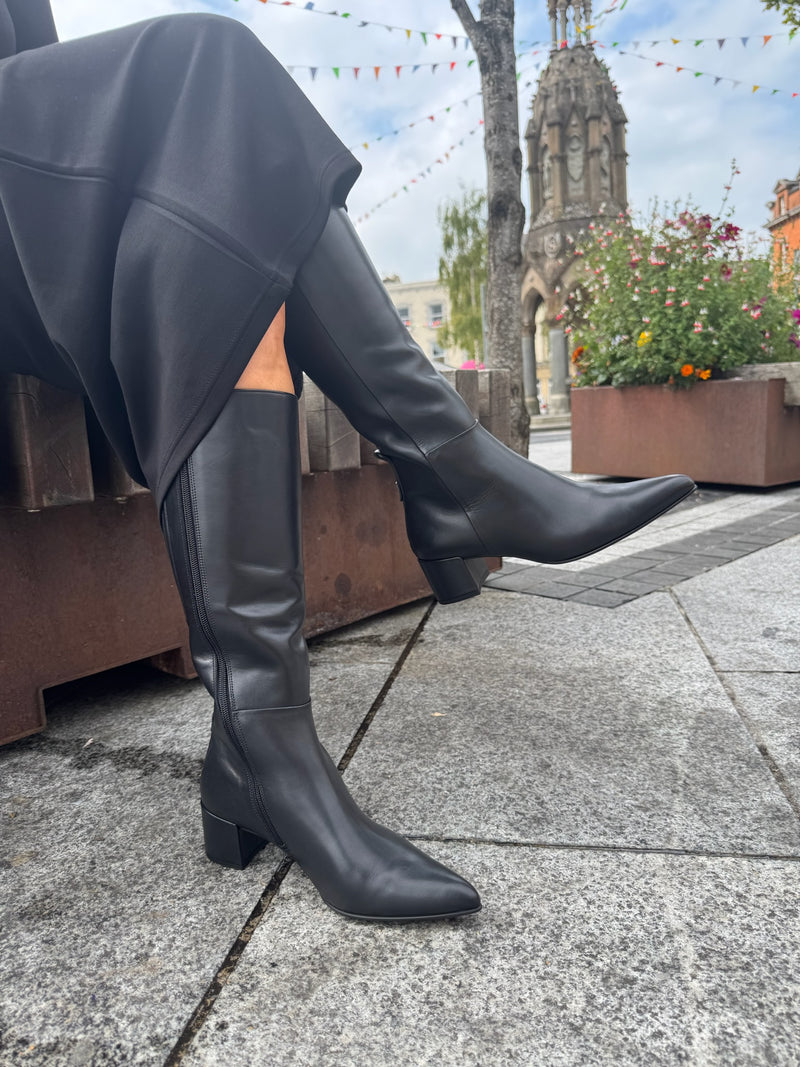 Högl knee-high boots