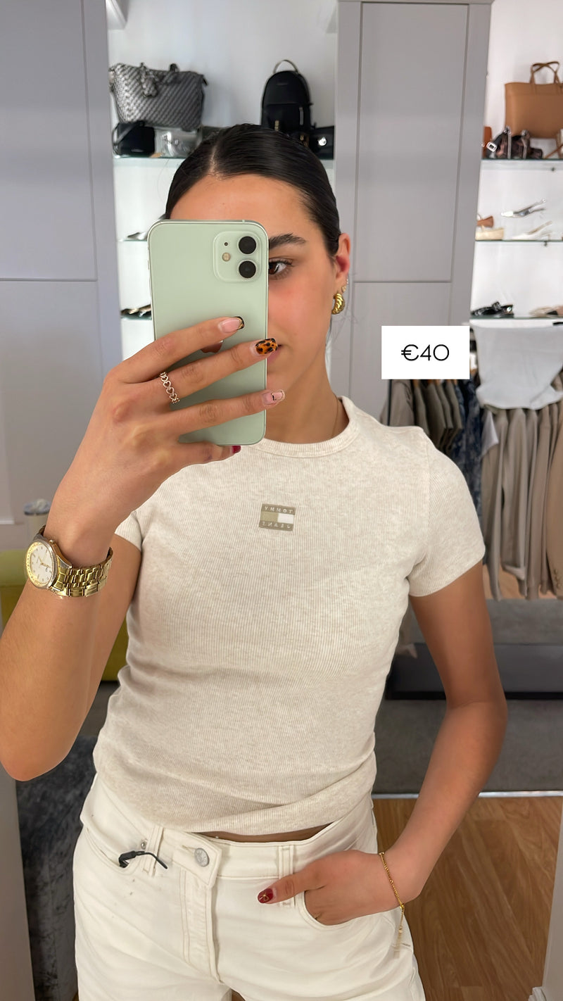 Tommy Jeans Slim Rib Badge Tee - Oatmeal