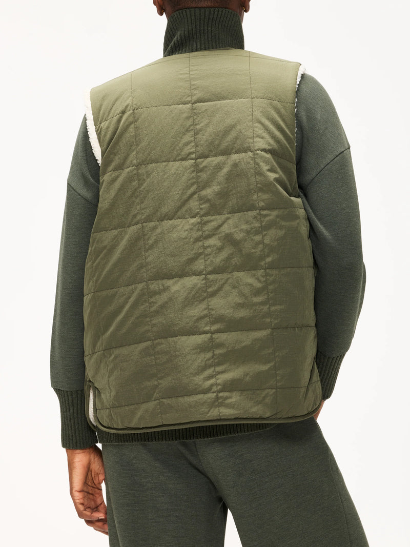 Varley Audrea Reversible Gilet - Sandshell/ Forest Night