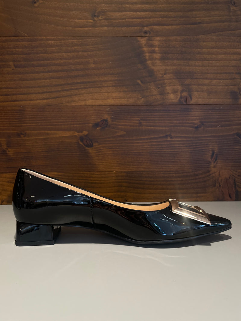Högl patent black pumps