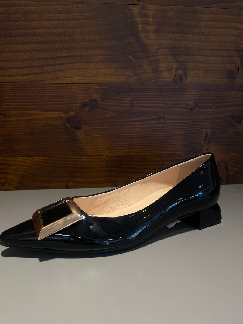 Högl patent black pumps
