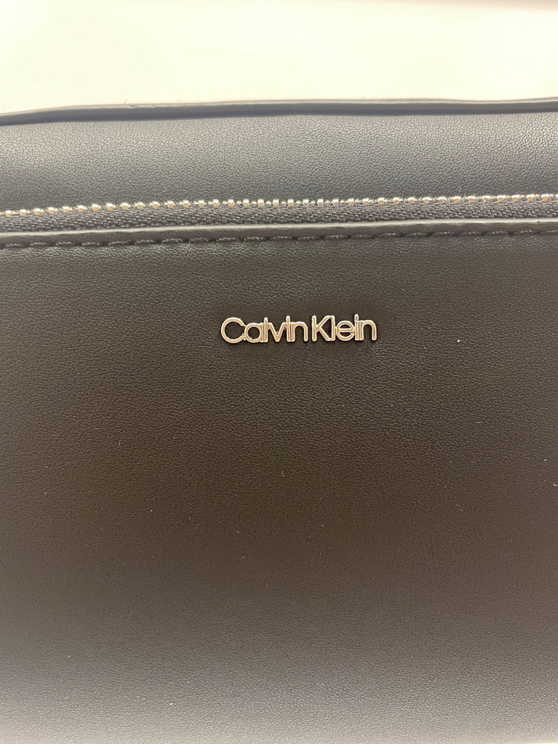 Calvin Klein Must Camera Bag - Black